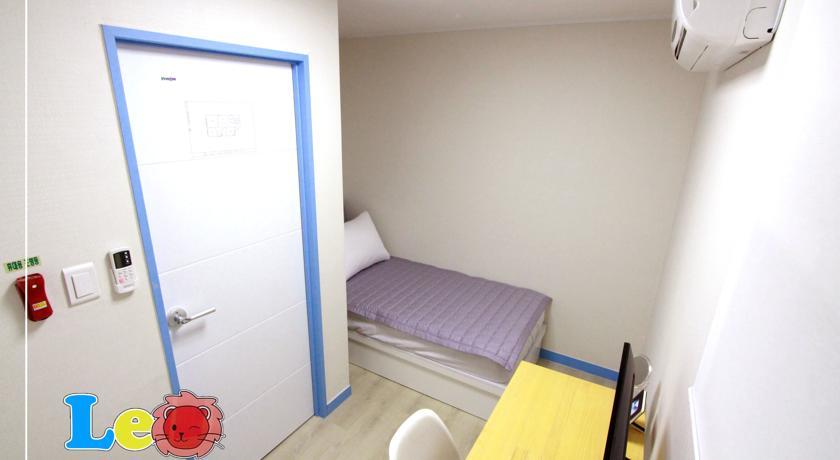 Hostel Lazy Fox Den *