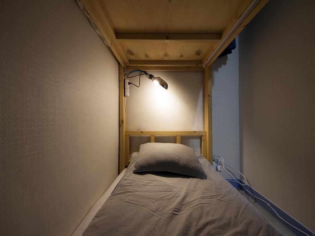Lazy Fox Den Hostel *