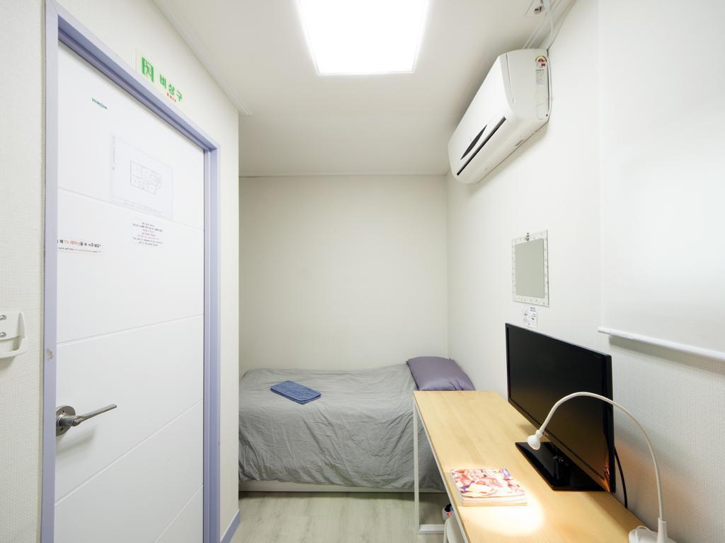 Hostel Lazy Fox Den