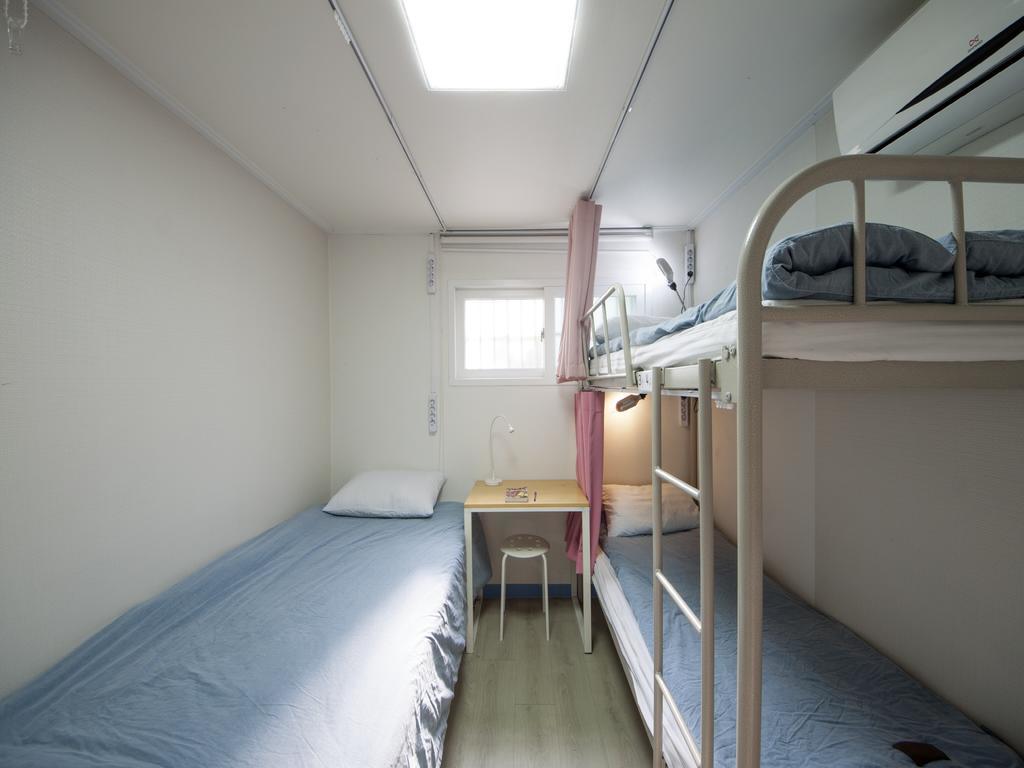 Hostel Lazy Fox Den
