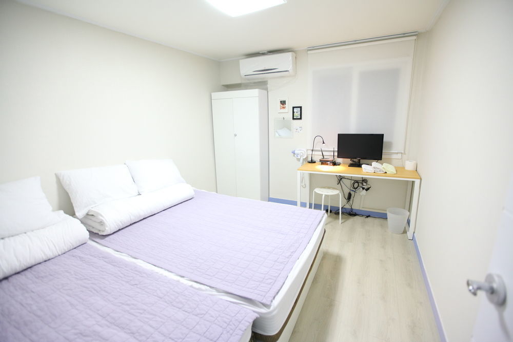 Hostel Lazy Fox Den