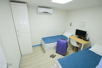 Lazy Fox Den Hostel Seoul
